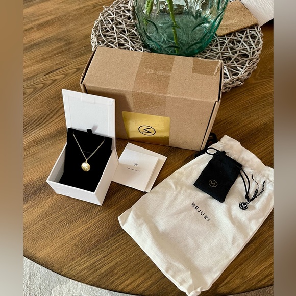 ‼️SOLD‼️ Mejuri Zodiac Necklace-Sagittarius - Picture 3 of 5